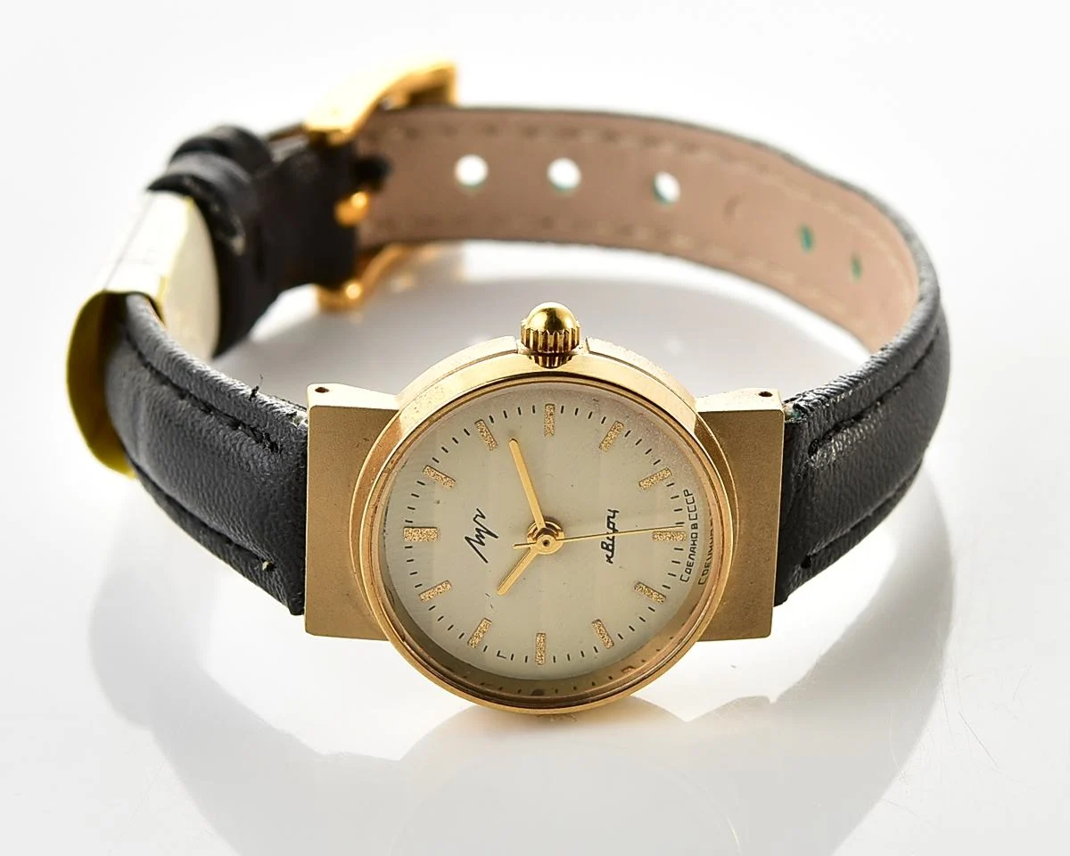 TIME CAPSULE: Luch vintage wrist watch for ladies with quartz movement – New Old Stock (NOS)!