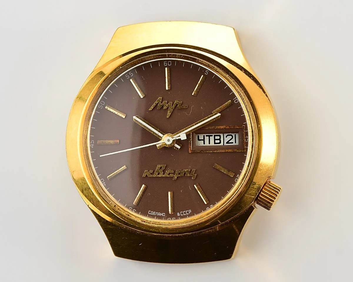 Rare Soviet vintage watch Luch with electro-mechanical hybrid 3055 movement!