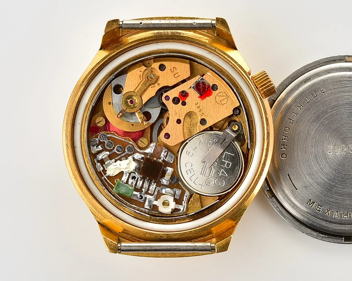 Rare Soviet vintage watch Luch with electro-mechanical hybrid 3055 movement!