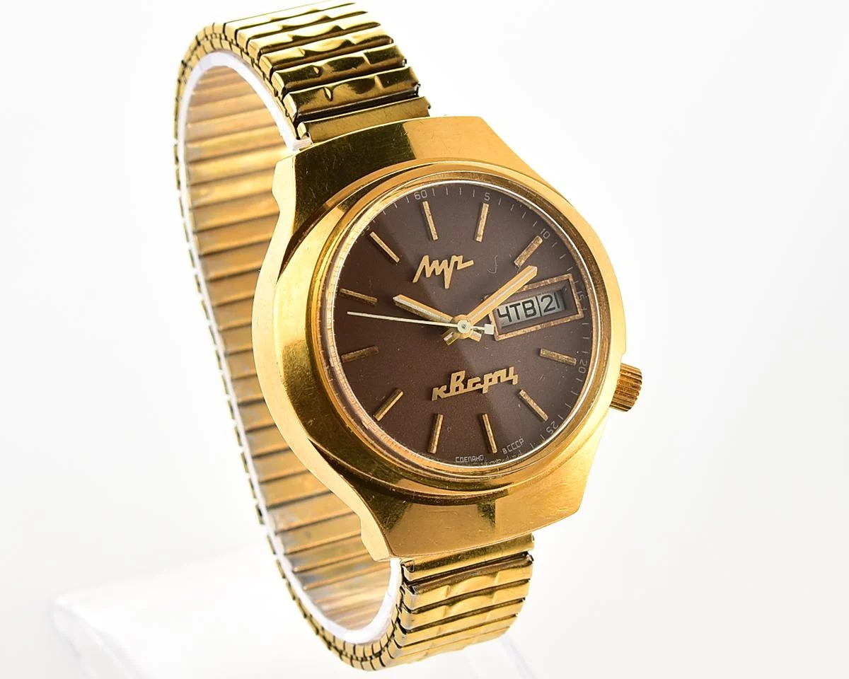 Rare Soviet vintage watch Luch with electro-mechanical hybrid 3055 movement!