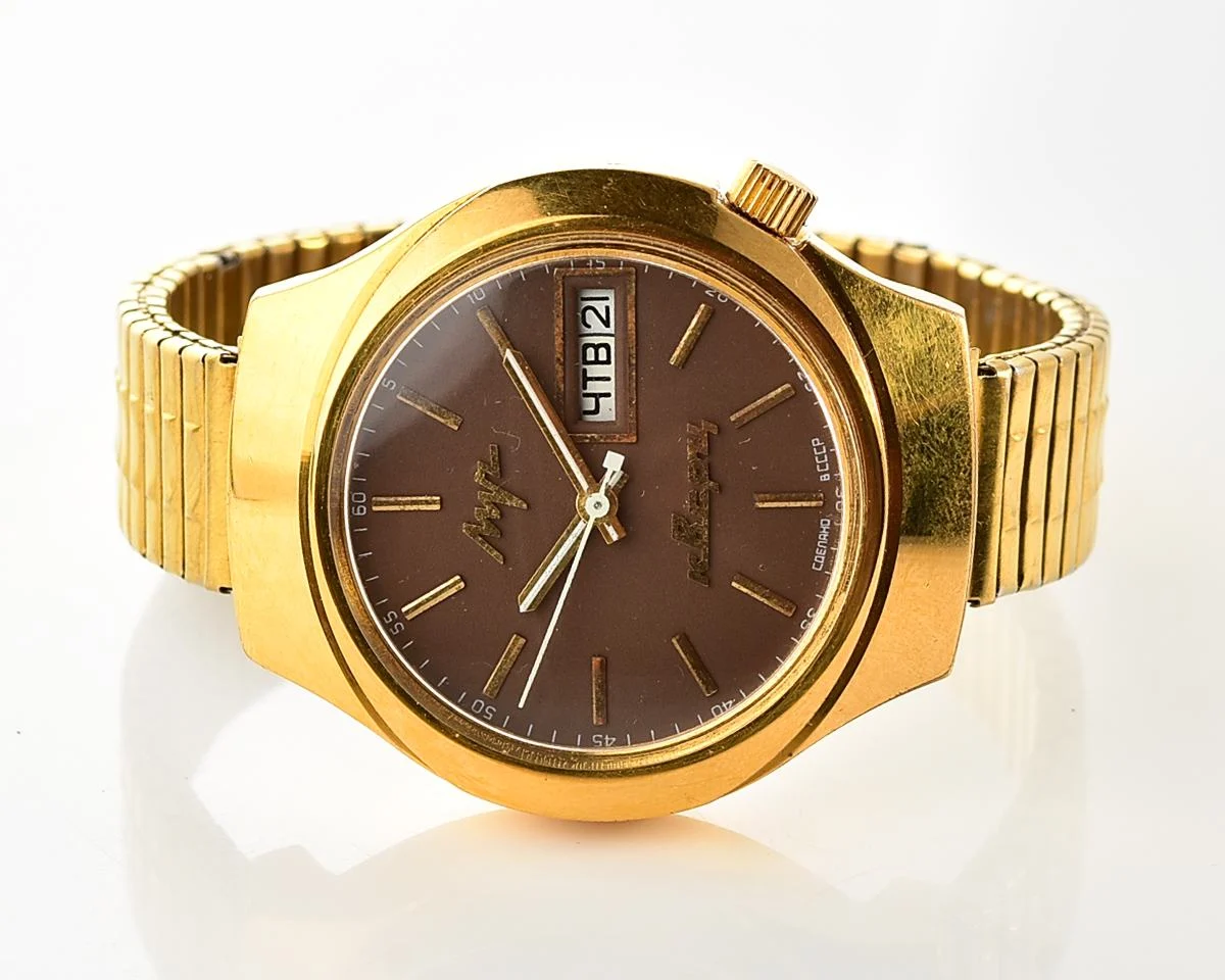 Rare Soviet vintage watch Luch with electro-mechanical hybrid 3055 movement!