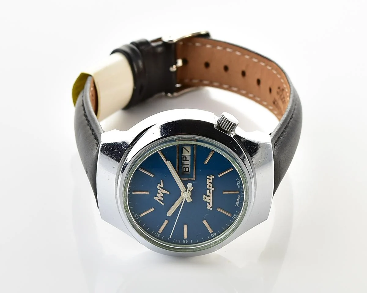 Rare Soviet vintage watch Luch with electro-mechanical hybrid 3055 movement