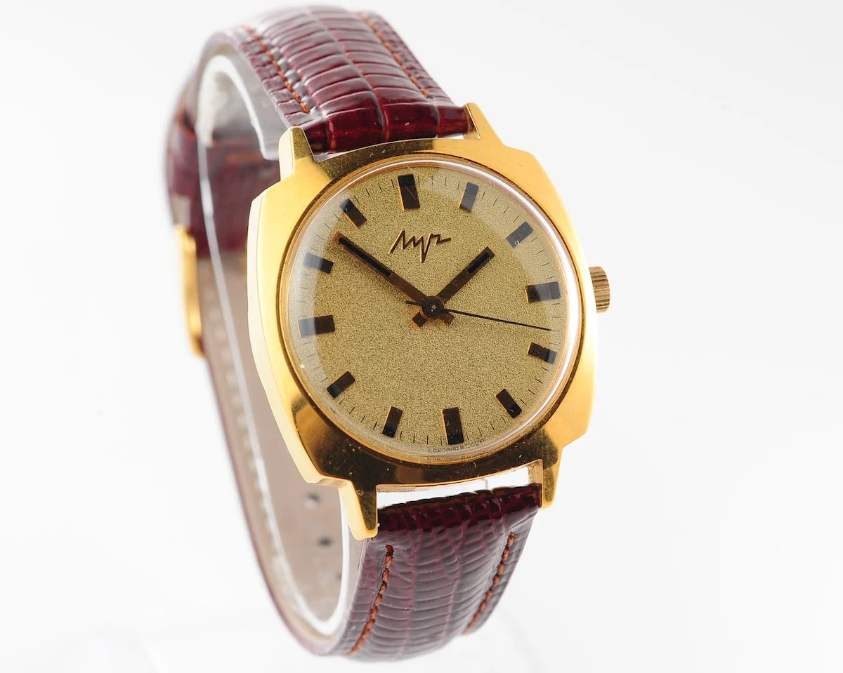 Rare Soviet vintage watch Luch with electro-mechanical hybrid 3045 movement!