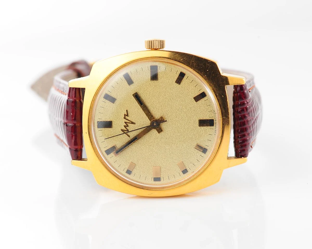 Rare Soviet vintage watch Luch with electro-mechanical hybrid 3045 movement!