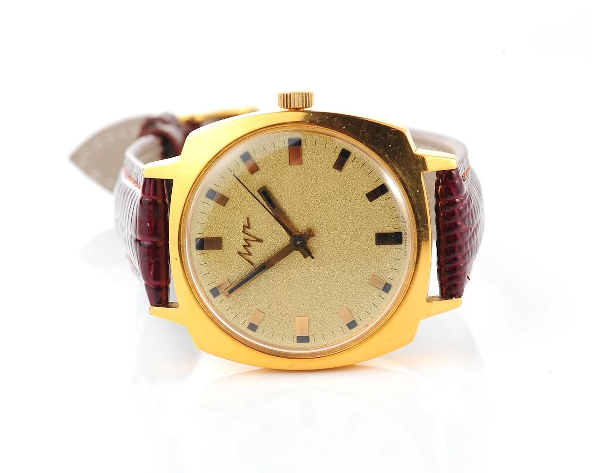 Rare Soviet vintage watch Luch with electro-mechanical hybrid 3045 movement!