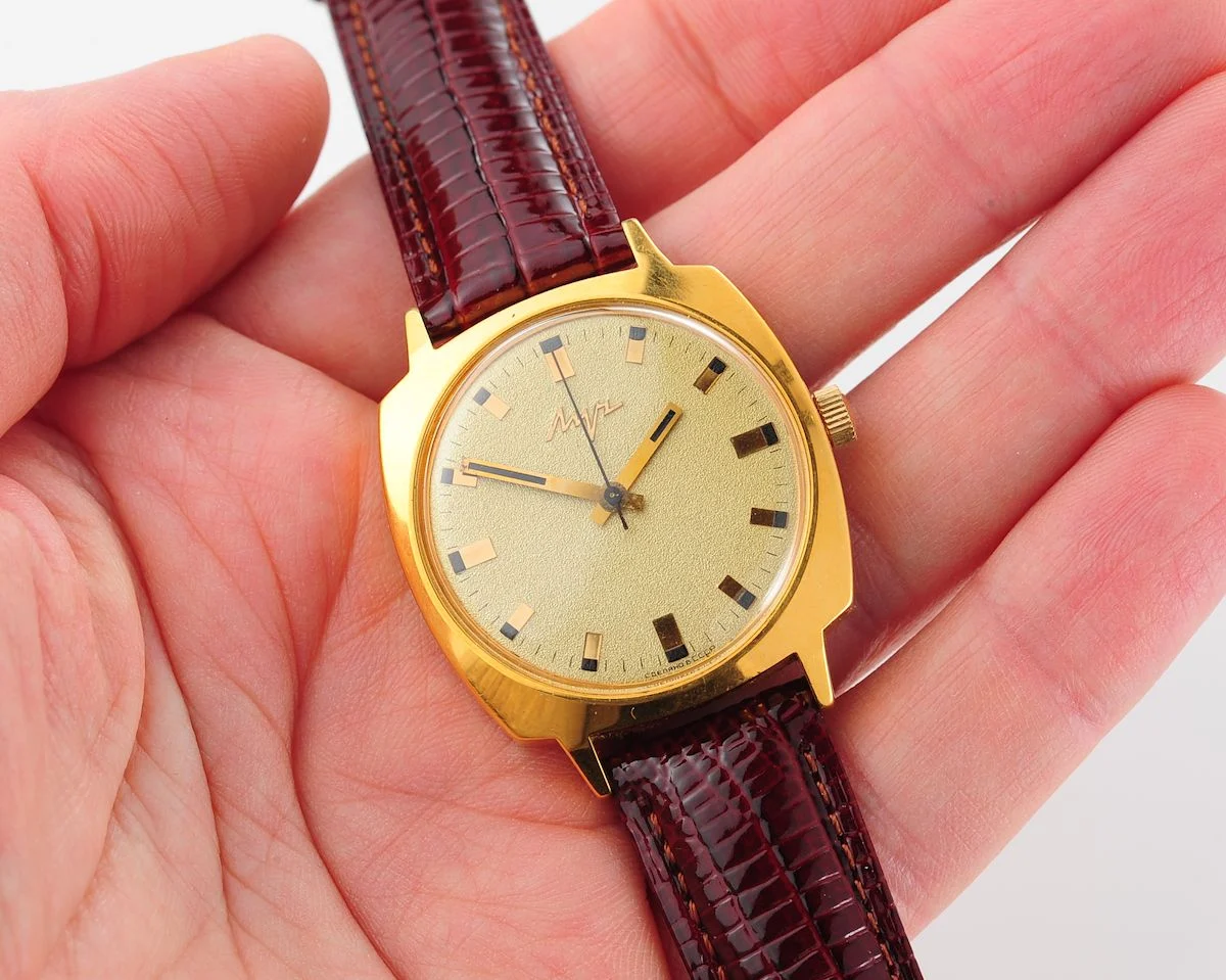 Rare Soviet vintage watch Luch with electro-mechanical hybrid 3045 movement!