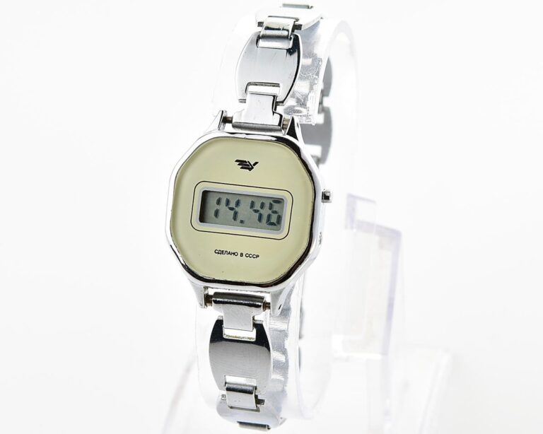 Digital vintage USSR wristwatch Electronika with stainless steel bracelet for ladies