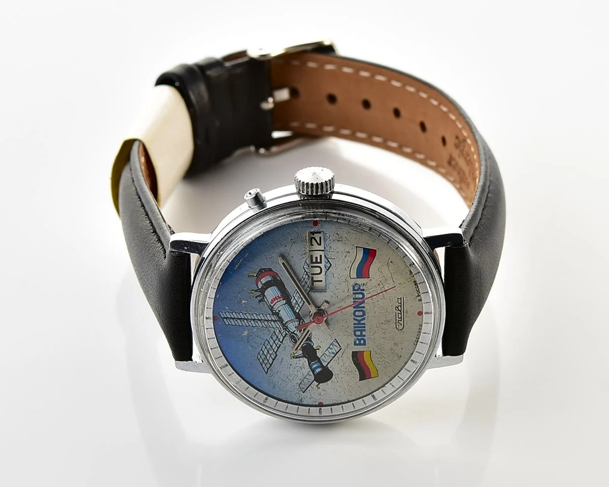Slava Baikonur mechanical self-winding movement watch with Mir space station