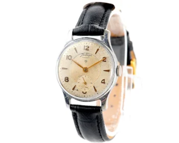 Vintage Soviet mechanical Pobeda watch, 2MChZ from the 3rd quarter of 1954