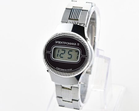 Digital vintage USSR wristwatch Elektronika with stainless steel bracelet for ladies
