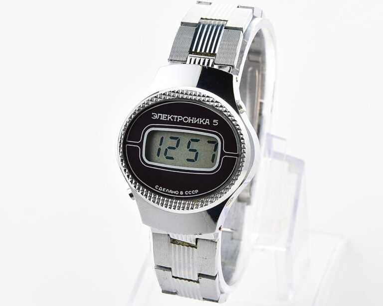 Digital vintage USSR wristwatch Electronika with stainless steel bracelet for ladies