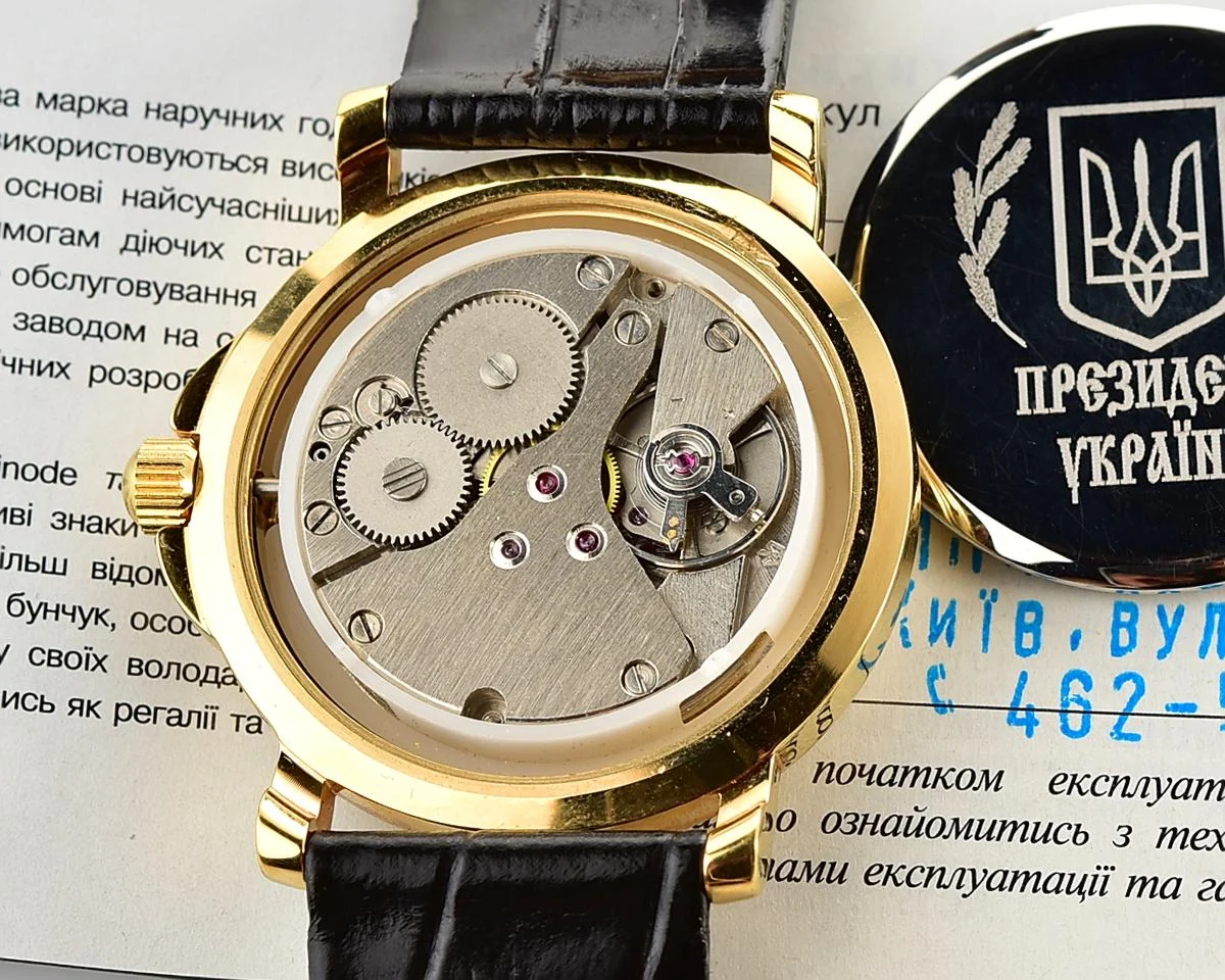 Ukrainian made Kleynod gold-plated watch – from the president of 🇺🇦Ukraine!
