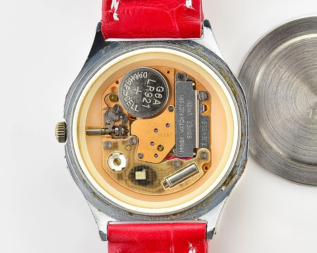 Soviet Luch wrist watch with quartz movement - USA & USSR friendship