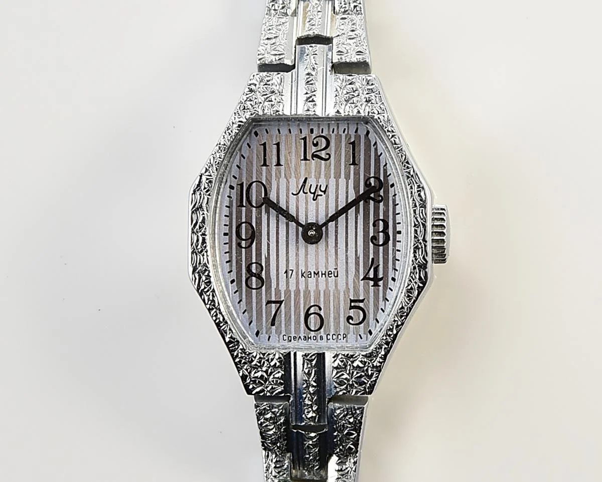 Time Capsule: Soviet vintage mechanical wristwatch Luch for ladies - New Old Stock (NOS)!