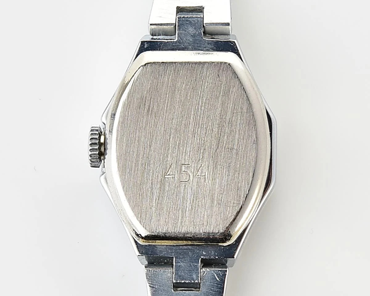 Time Capsule: Soviet vintage mechanical wristwatch Luch for ladies - New Old Stock (NOS)!