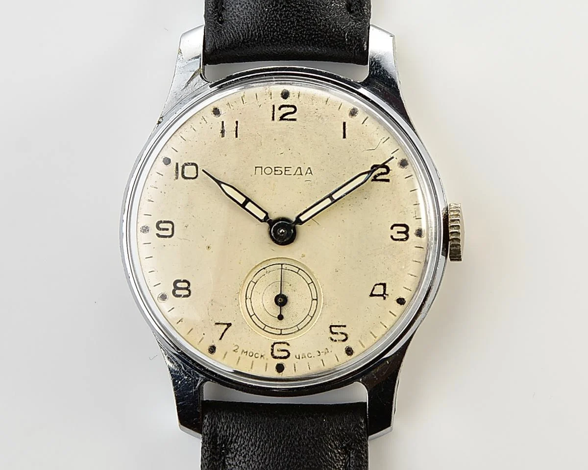Vintage Soviet mechanical Pobeda watch, 2MChZ from the 1st quarter 1956!