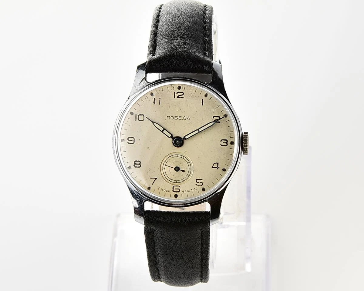 Vintage Soviet mechanical Pobeda watch, 2MChZ from the 1st quarter 1956!