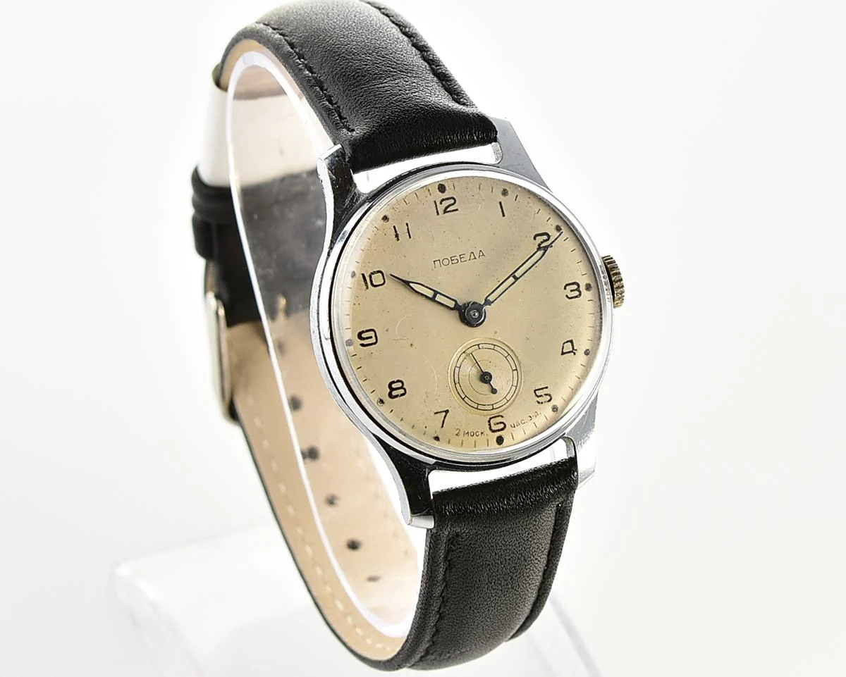 Vintage Soviet mechanical Pobeda watch, 2MChZ from the 1st quarter 1956!