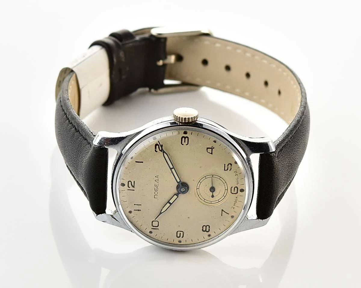 Vintage Soviet mechanical Pobeda watch, 2MChZ from the 1st quarter 1956!