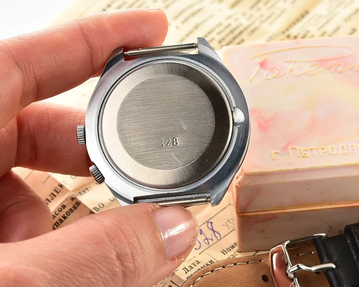 TIME CAPSULE: Vintage mechanical Raketa watch with 24 hours dial – New Old Stock (NOS)!