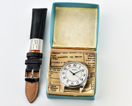 TIME CAPSULE: Vintage soviet Raketa watch, NEW old stock(NOS)!