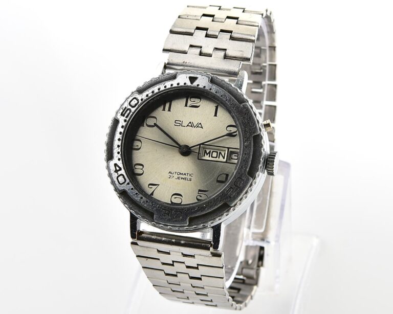 Slava soviet mechanical vintage watch with automatic self-winding movement