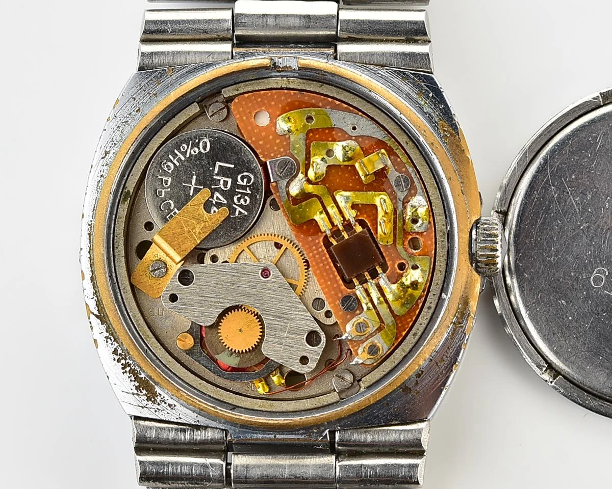 Large Soviet Slava Goroda (Cities) quartz watch