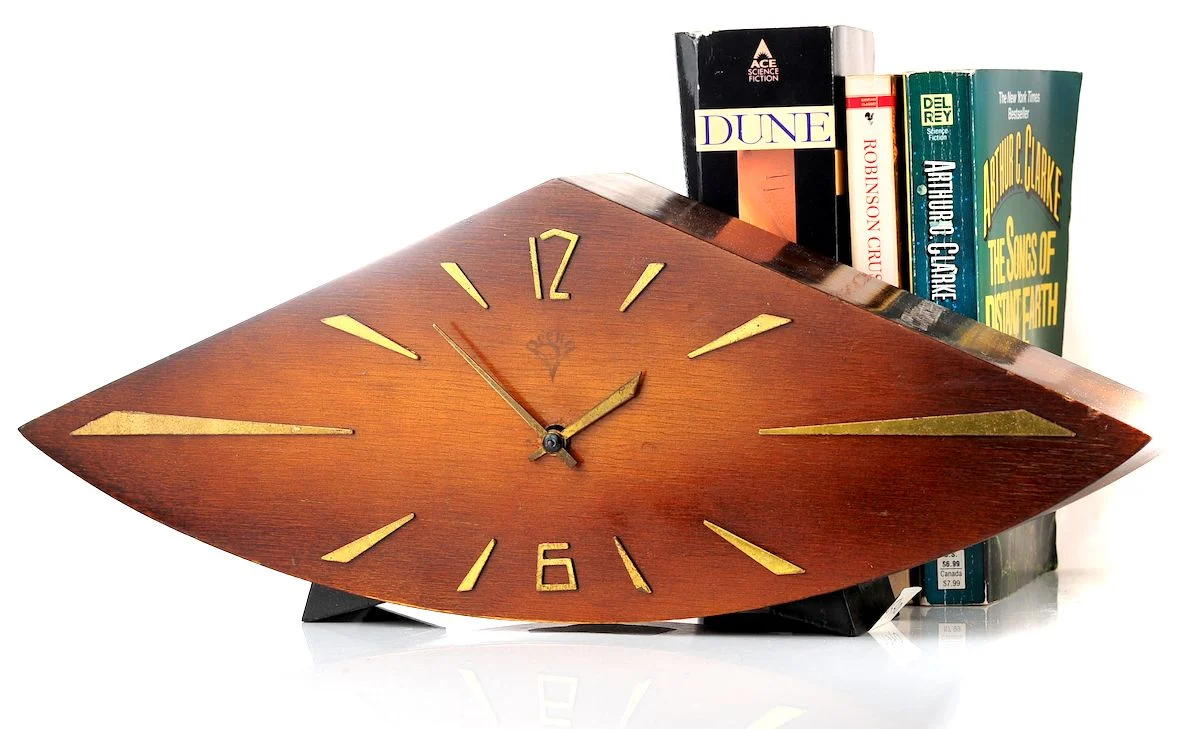 Vesna Soviet mechanical table clock (fireplace mantel clock) in wooden body