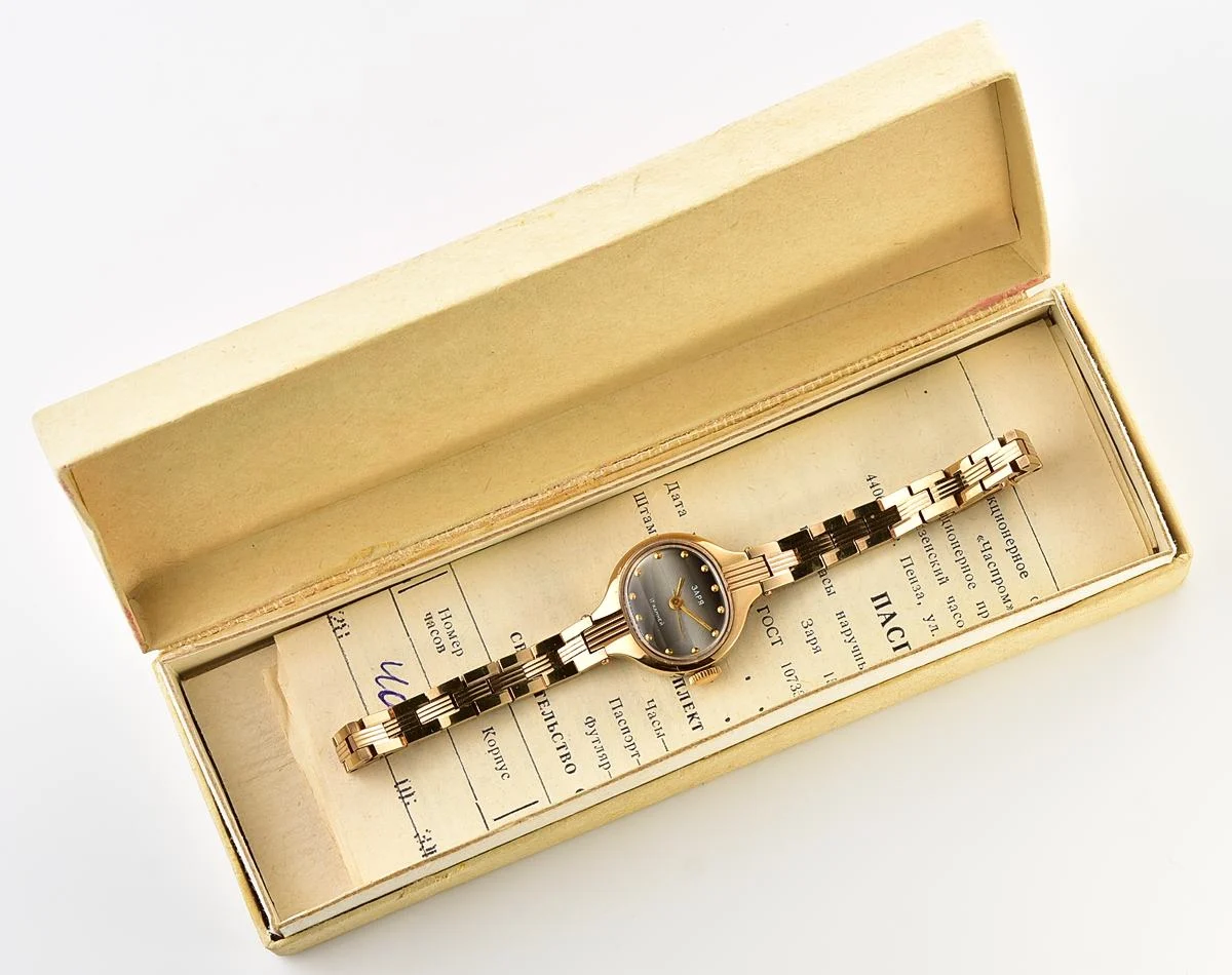 TIME CAPSULE: Zaria Soviet gold-plated mechanical watch for ladies – New Old Stock (NOS)!