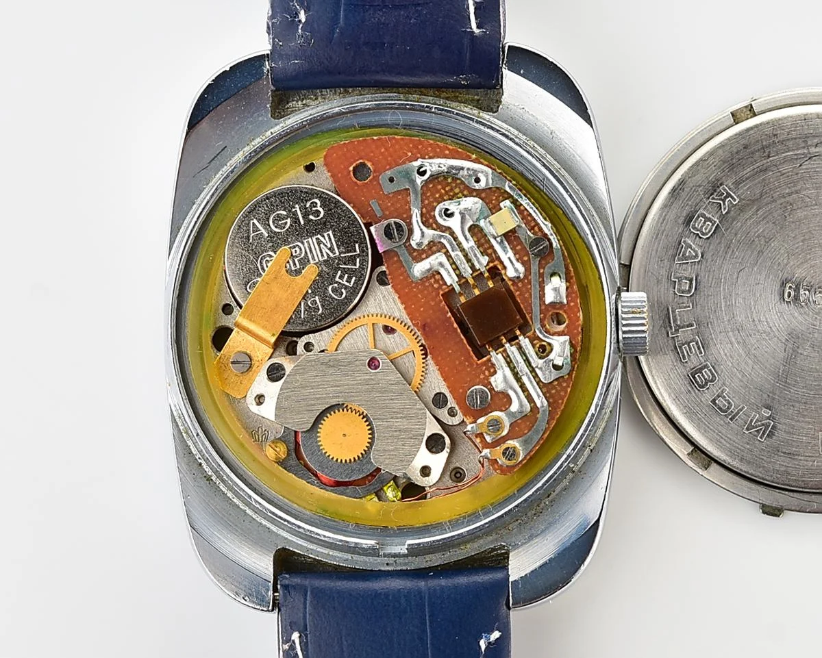 Chaika "Resonator" - large impressive vintage Soviet quartz watch