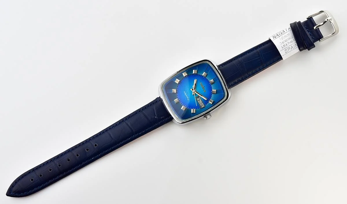 Chaika "Resonator" - large impressive vintage Soviet quartz watch