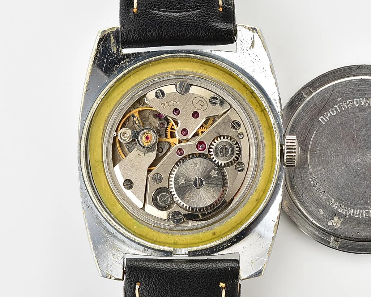 Soviet Vostok Komandirskie mechanical watch - Zakaz MO CCCP!