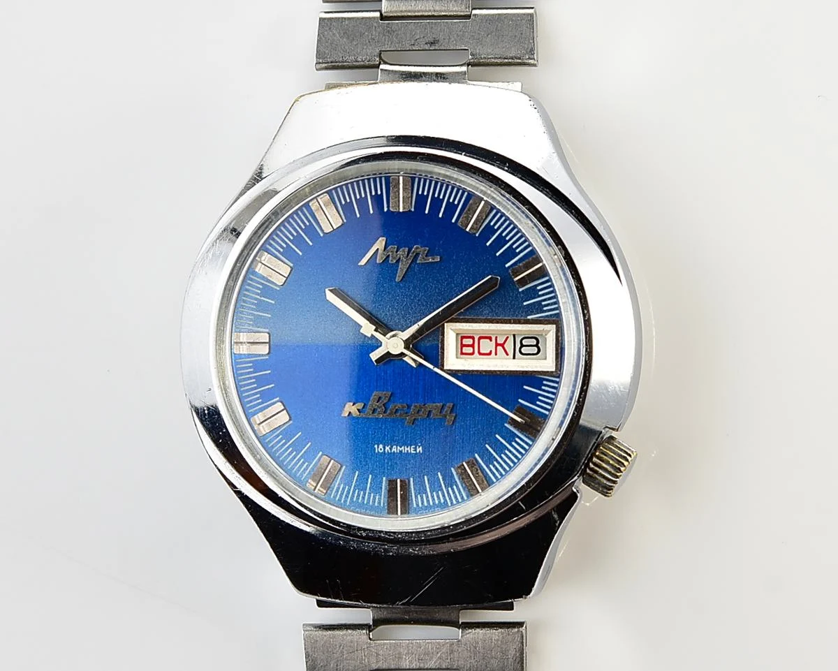 Rare Soviet vintage watch Luch with electro-mechanical hybrid 3055 movement