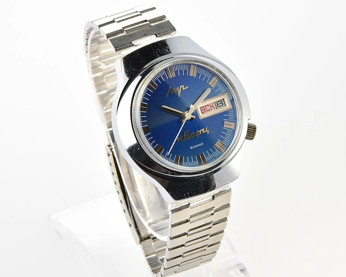 Rare Soviet vintage watch Luch with electro-mechanical hybrid 3055 movement