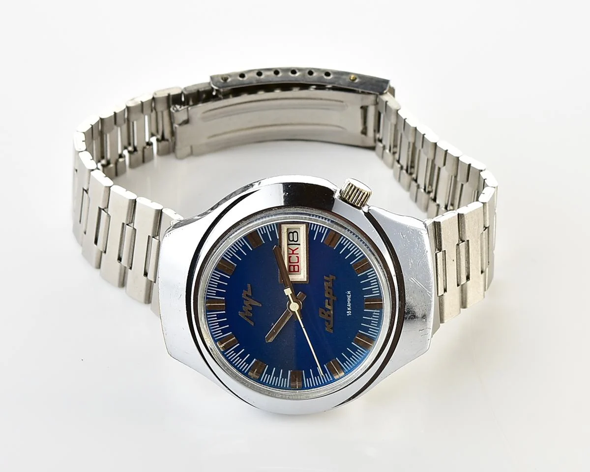 Rare Soviet vintage watch Luch with electro-mechanical hybrid 3055 movement
