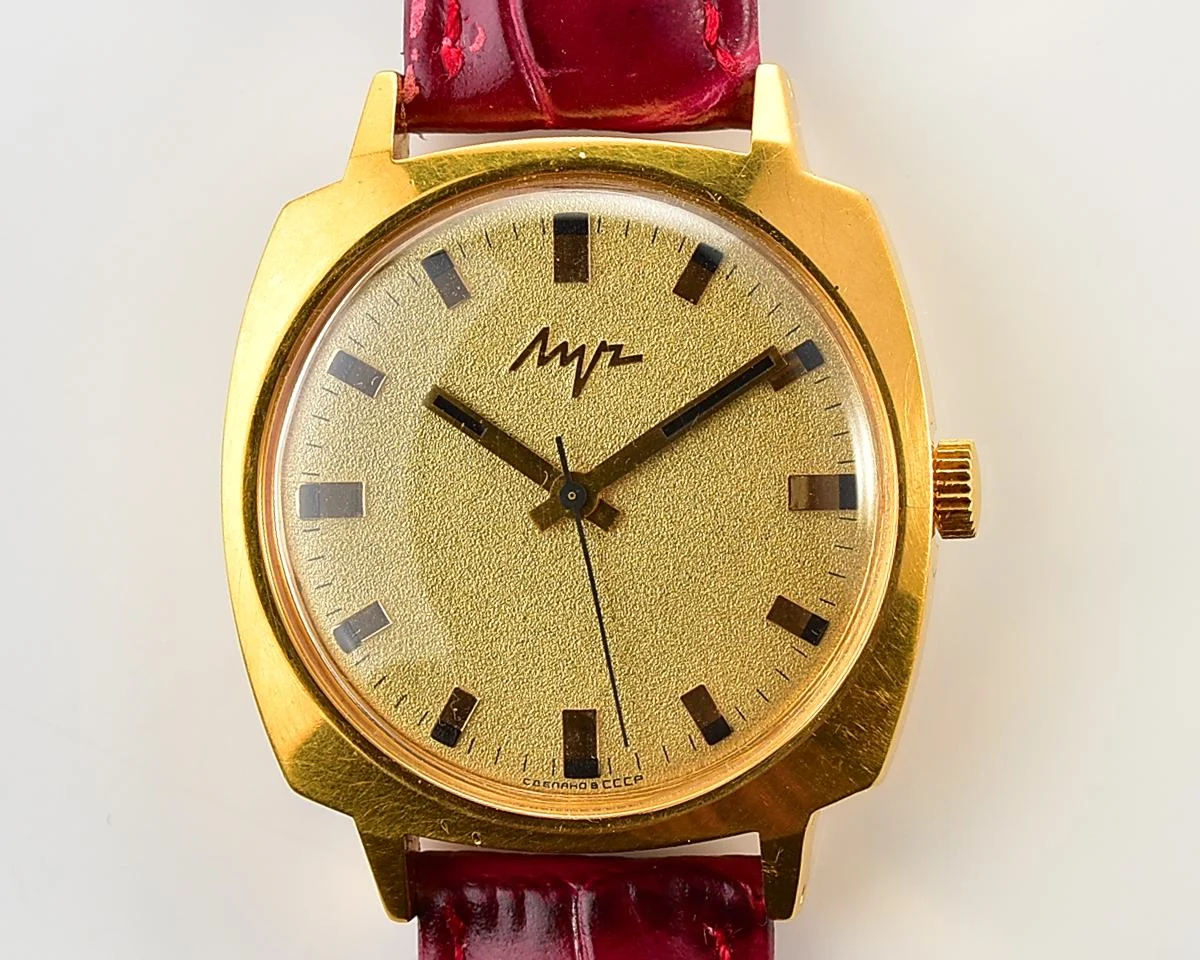 Rare Soviet vintage watch Luch with electro-mechanical hybrid 3045 movement!