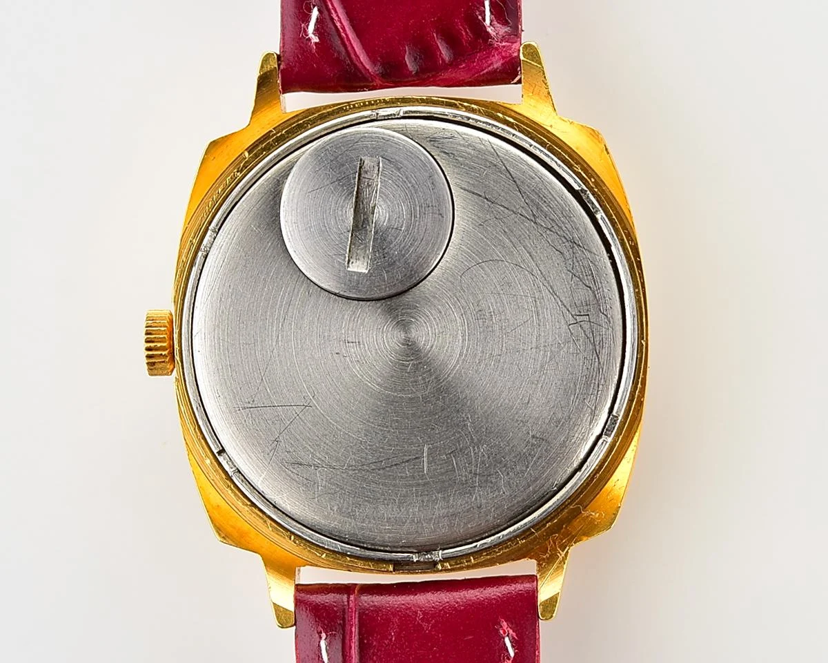 Rare Soviet vintage watch Luch with electro-mechanical hybrid 3045 movement!