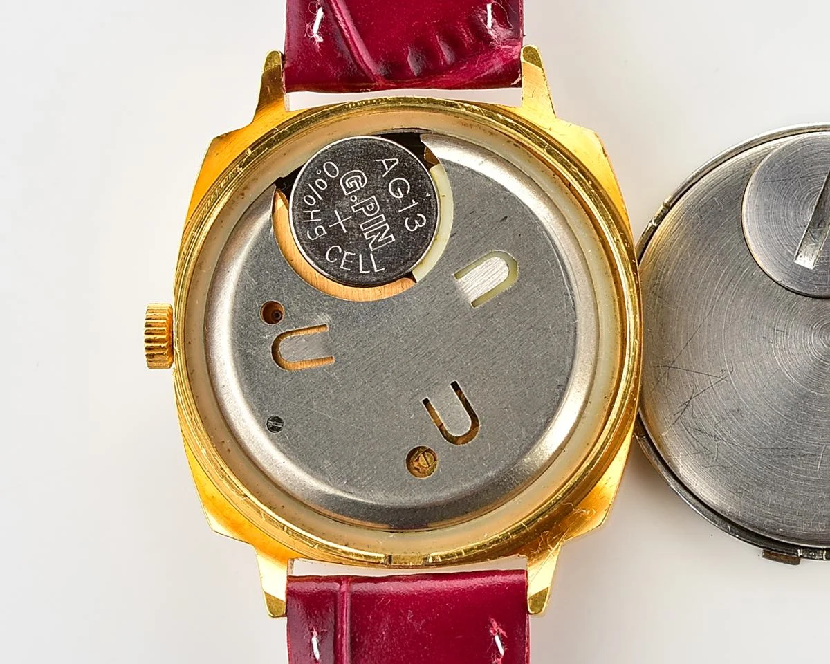 Rare Soviet vintage watch Luch with electro-mechanical hybrid 3045 movement!