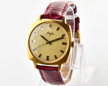 Rare Soviet vintage watch Luch with electro-mechanical hybrid 3045 movement!