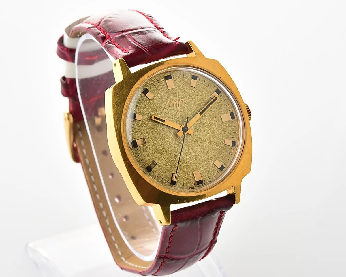Rare Soviet vintage watch Luch with electro-mechanical hybrid 3045 movement!
