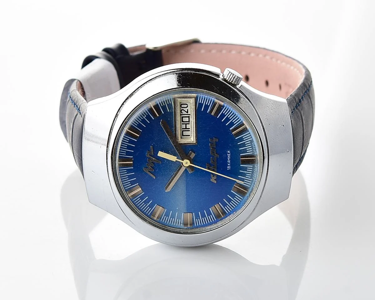 Rare Soviet vintage watch Luch with electro-mechanical hybrid 3055 movement