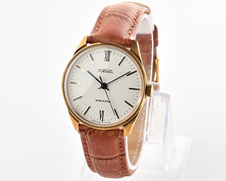 Elegant soviet RAKETA vintage automatic quartz watch