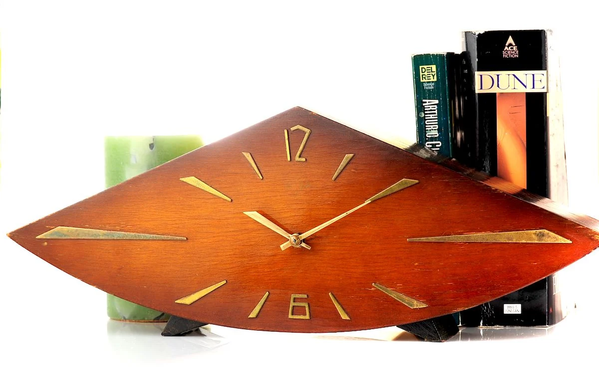 Vesna Soviet mechanical table clock (fireplace mantel clock) in wooden body