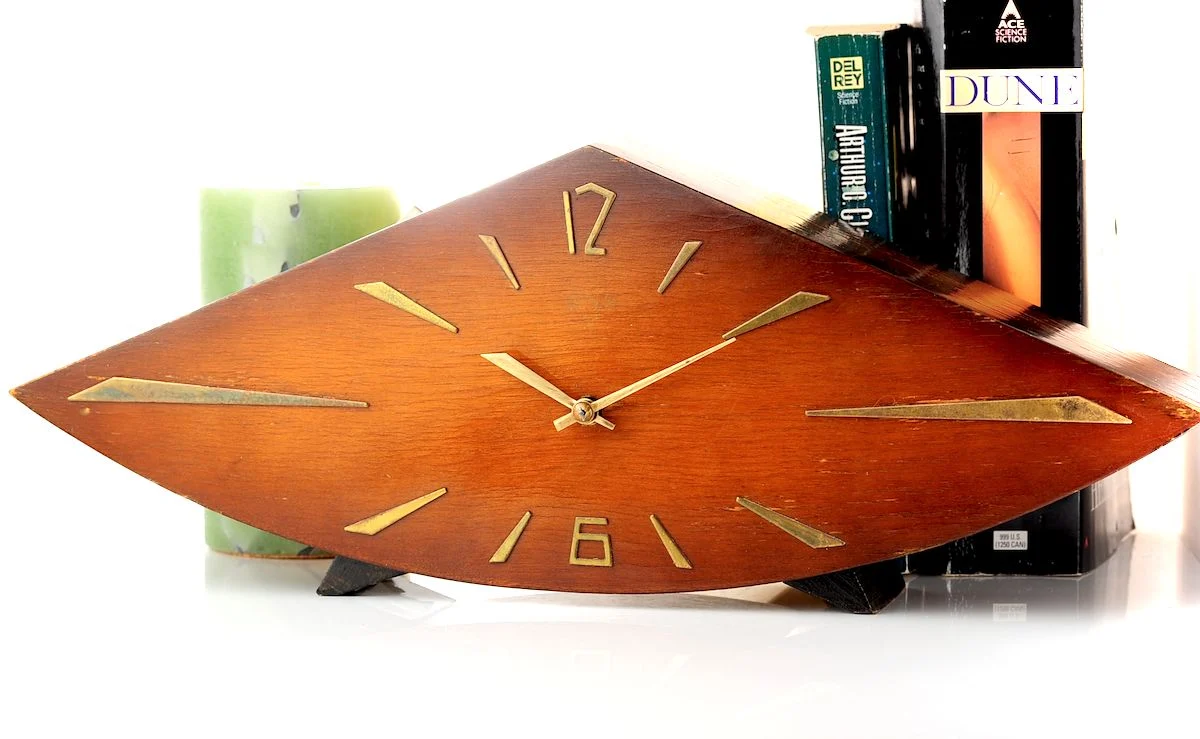 Vesna Soviet mechanical table clock (fireplace mantel clock) in wooden body