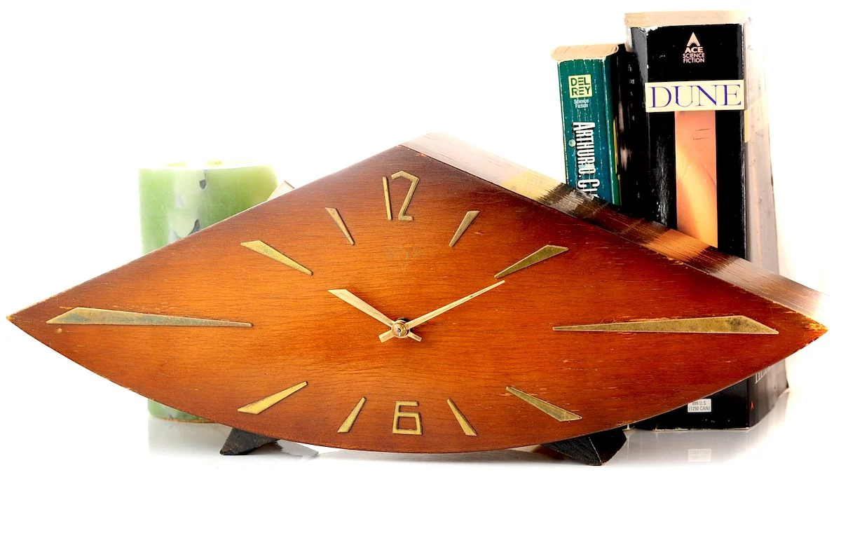 Vesna Soviet mechanical table clock (fireplace mantel clock) in wooden body