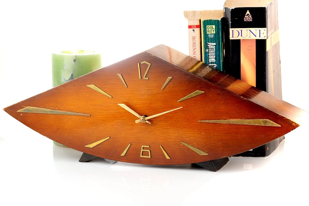 Vesna Soviet mechanical table clock (fireplace mantel clock) in wooden body
