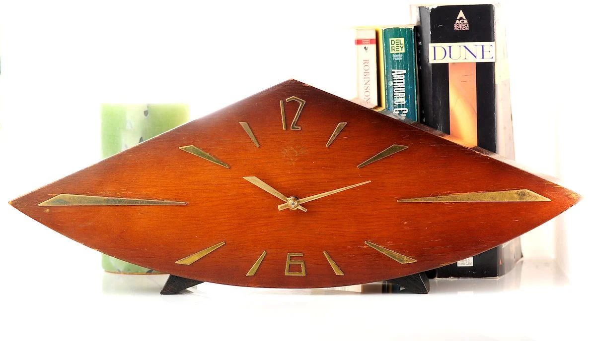 Vesna Soviet mechanical table clock (fireplace mantel clock) in wooden body