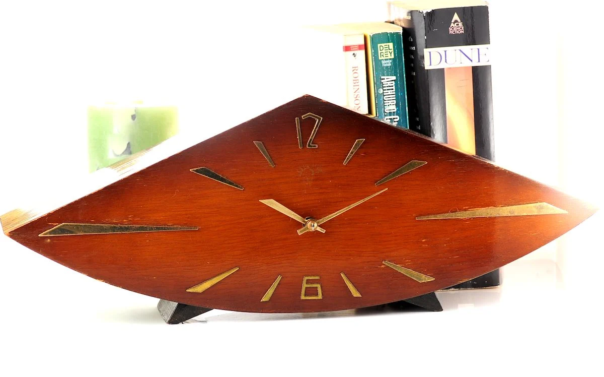 Vesna Soviet mechanical table clock (fireplace mantel clock) in wooden body