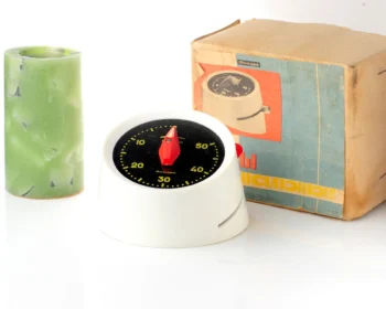 Yantar' vintage Soviet mechanical timer - Pomodoro productivity tool from the past!