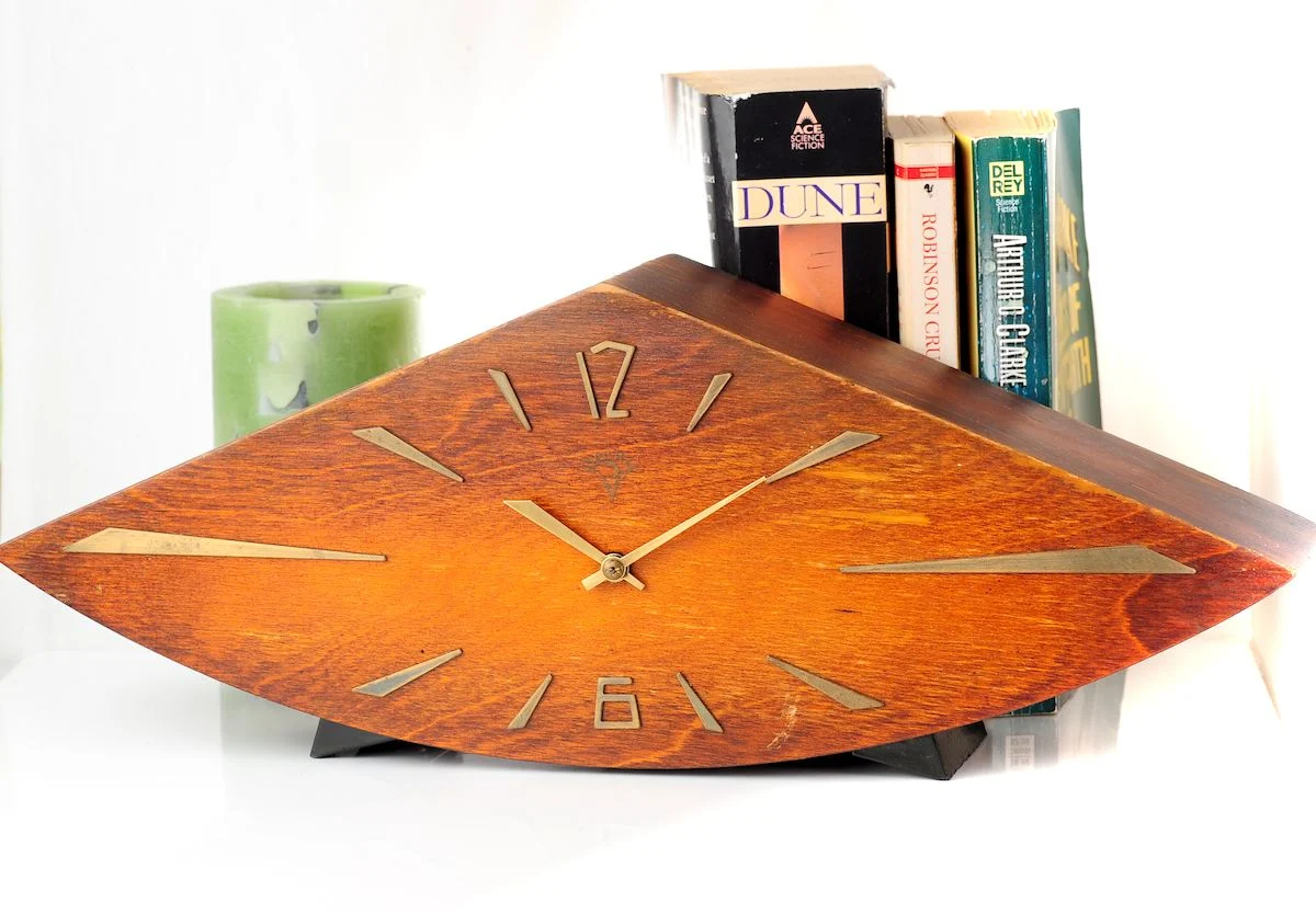 Vesna Soviet mechanical table clock (fireplace mantel clock) in wooden body
